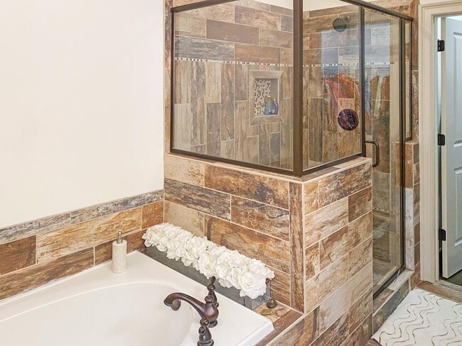 Building Photo - 598 Ansley Cir NE