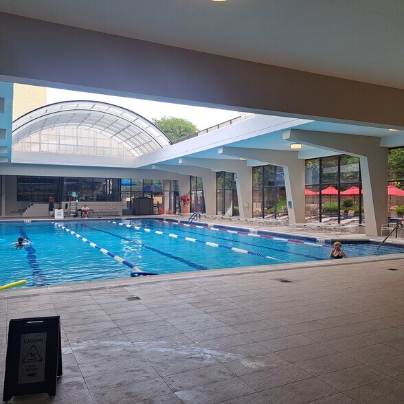 Indoor/Outdoor Pool - 2 Bay Club Dr