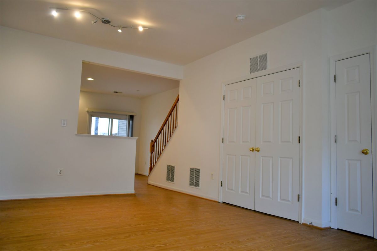 Building Photo - 2427 Dew Meadow Ct