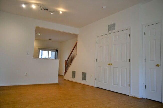 Building Photo - 2427 Dew Meadow Ct