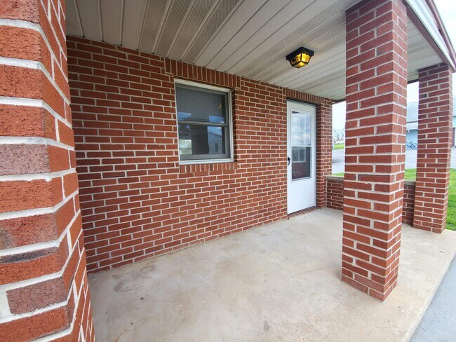 Building Photo - 4751 E Prospect Rd