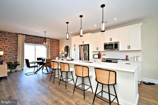 Building Photo - 200 Souders Wy