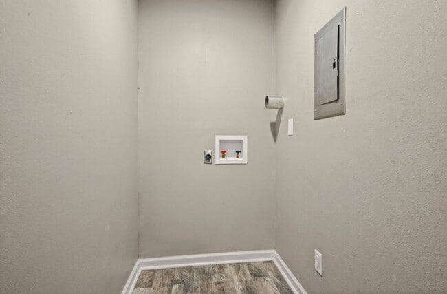 Building Photo - 3435 Balboa Cir