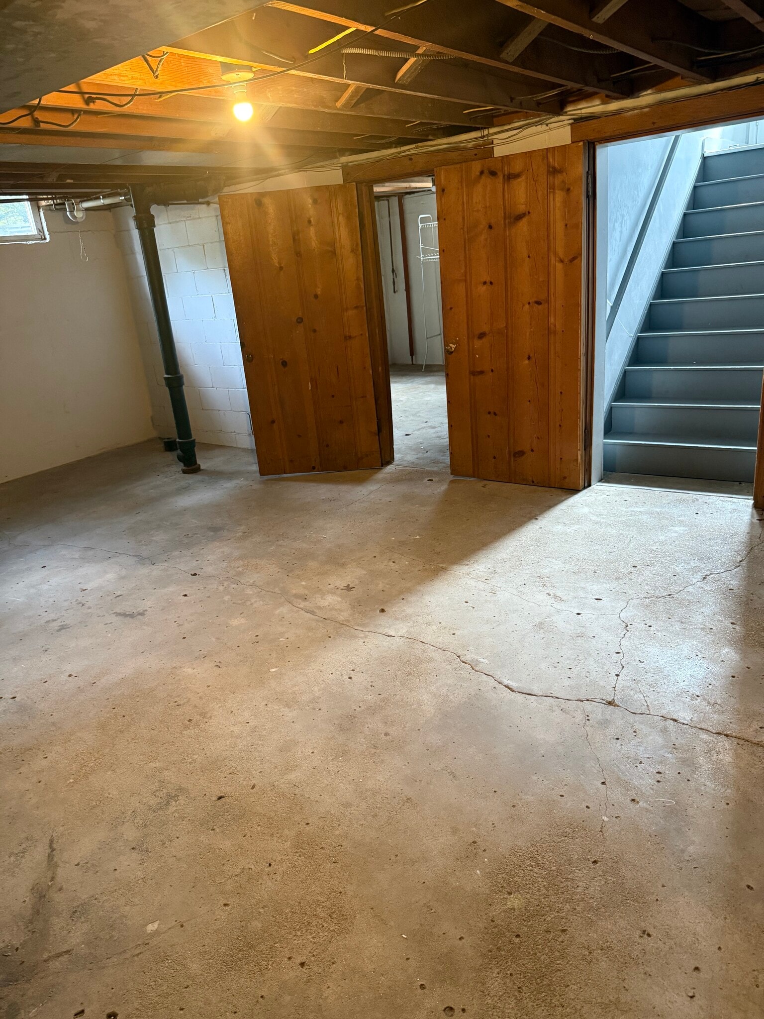 Building Photo - 1014 N Yale Ave