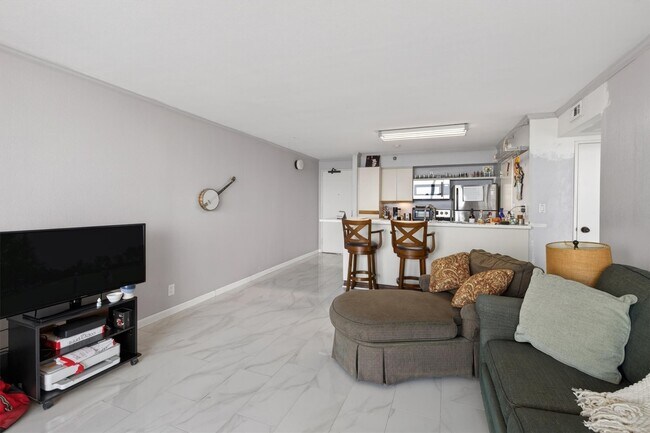 Building Photo - 5220 Seawall Blvd