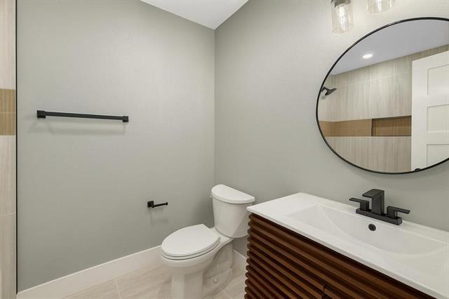 Building Photo - 2123 Luau St