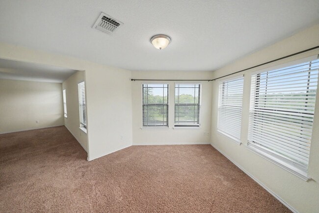 Building Photo - Spacious Live Oak Home Backing to a Greenbelt - Realtor Commission: $500