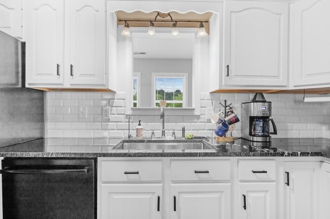 Building Photo - 212 Quail Creek Ct