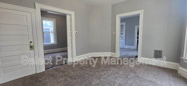 Building Photo - 223 W Woodland Ave