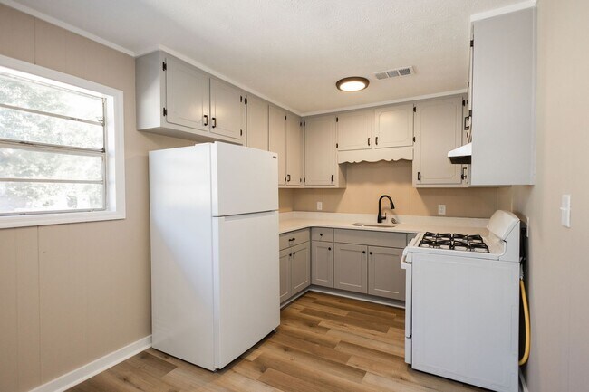 Building Photo - 732-732 Randall St