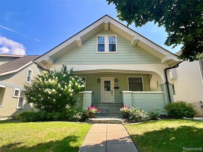 Primary Photo - 452 Park St
