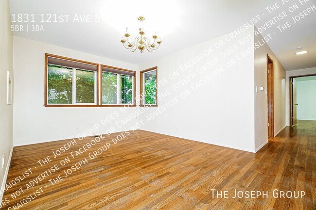 Building Photo - 1831 121st Ave SE