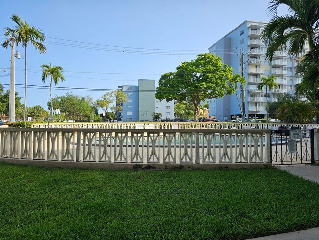 Building Photo - 1475 NE 125th Terrace