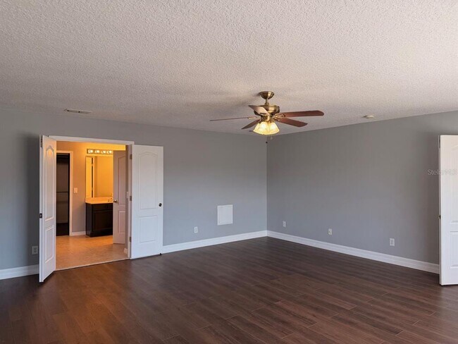 Building Photo - 5768 Los Palma Vista Dr