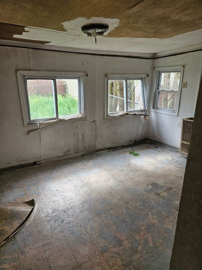 Building Photo - 10848 Lakepointe St