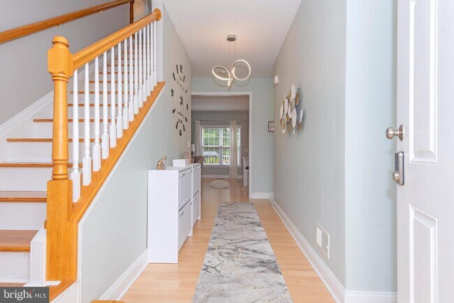 Building Photo - 18959 Gold Finch Cove