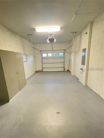 Building Photo - 16525 Outter Grv Aly
