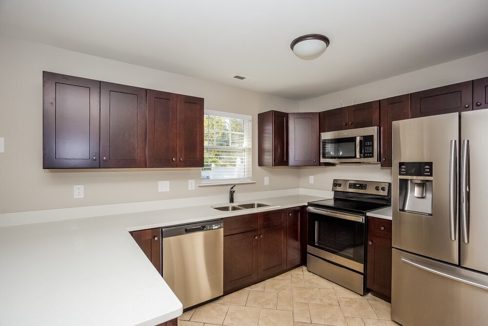 Building Photo - 420 Amir Cir