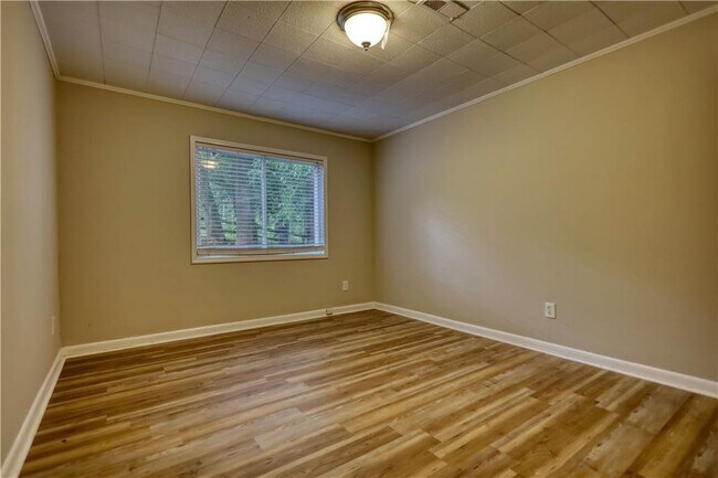 Building Photo - 175 Red Bank Rd