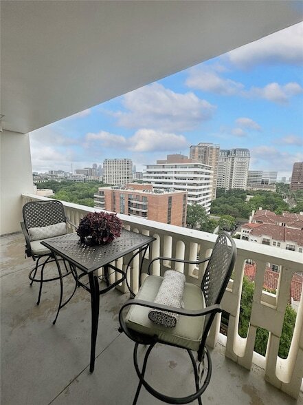 Building Photo - 3701 Turtle Creek Blvd
