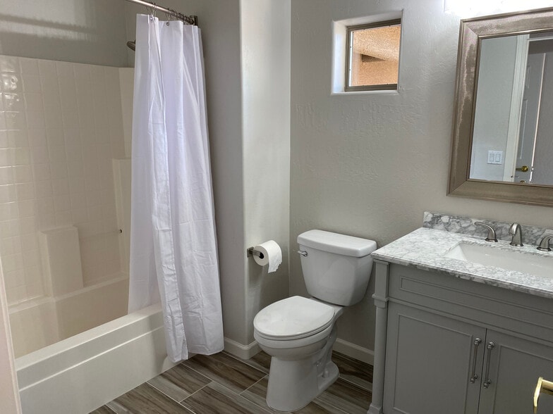 2nd bath - 8880 E Paraiso Dr
