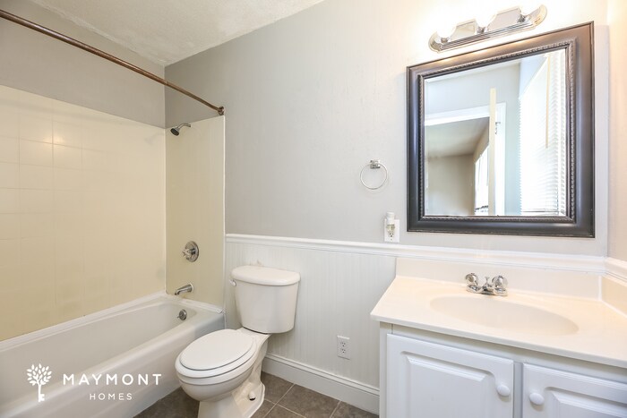 Building Photo - 12 Woodleigh Dr