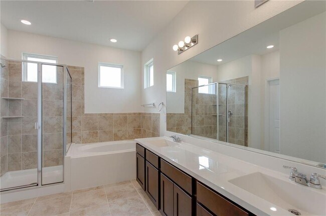 Building Photo - 224 Montauk Loop