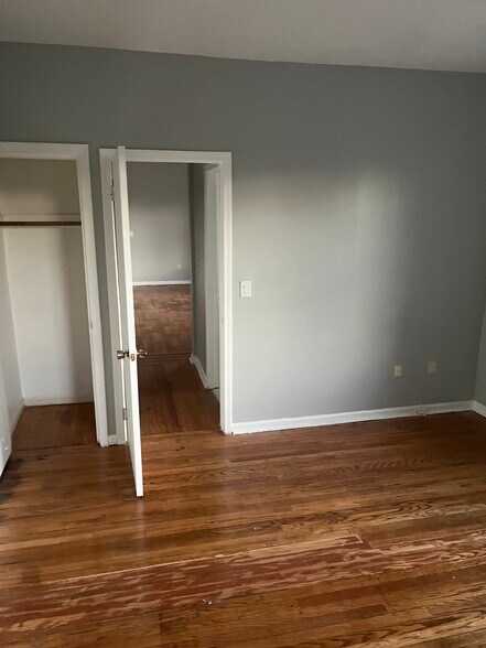 Building Photo - 433 Lincoln Ave