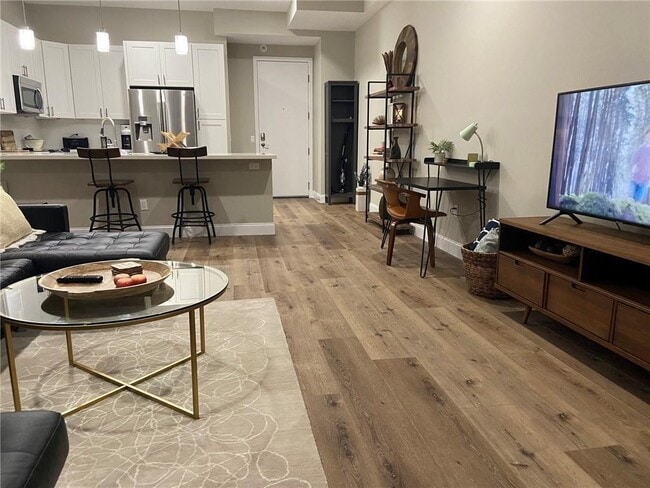 Building Photo - 507 Sabine St