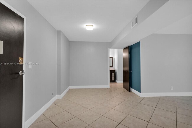 Building Photo - 6600 Cypress Rd