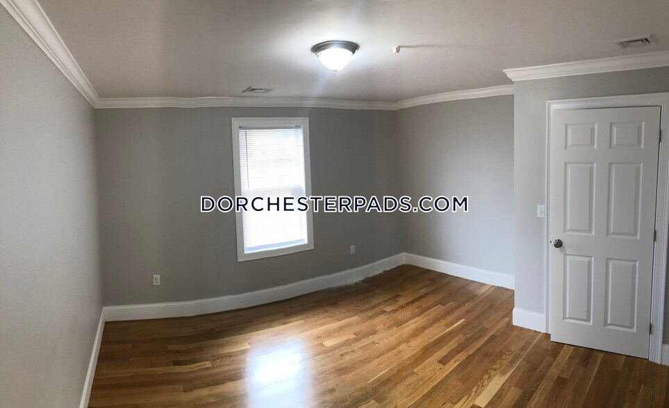 Building Photo - 273 Hancock St