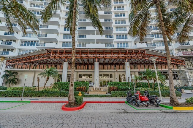 Building Photo - 100 Lincoln Rd