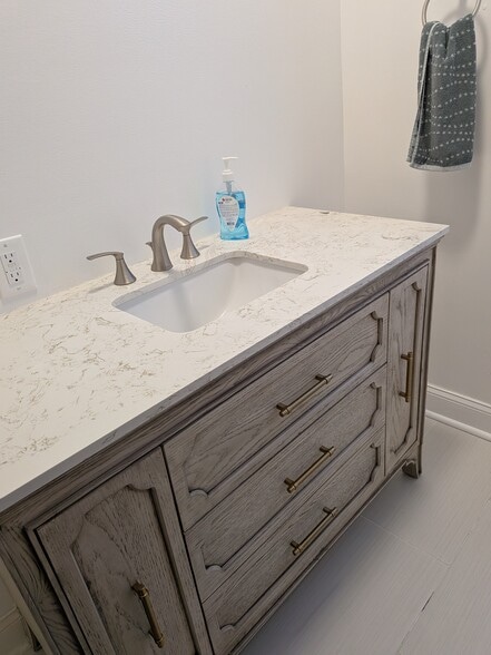 Building Photo - 262 Rutledge Ave