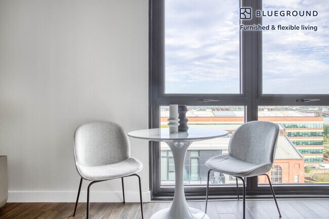 Building Photo - 1346 4th St SE