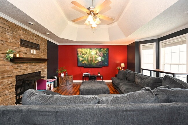 Building Photo - Show-Stopping Rental Home – A Rare Find wi...