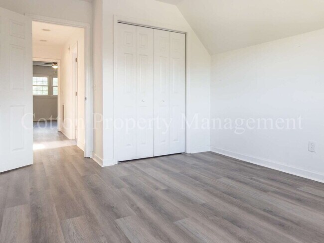 Building Photo - 824 Haymarket Ln