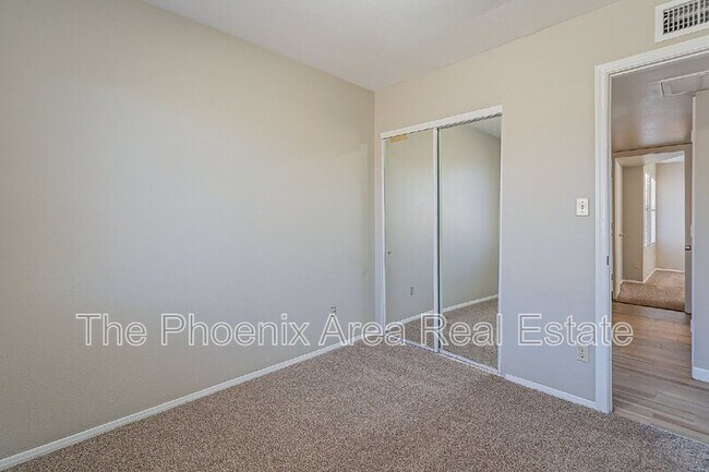 Building Photo - 5714 N 68th Ave