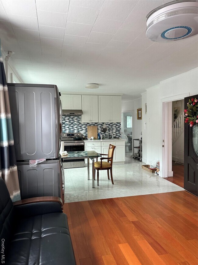 Building Photo - 77-02-77164 164th St