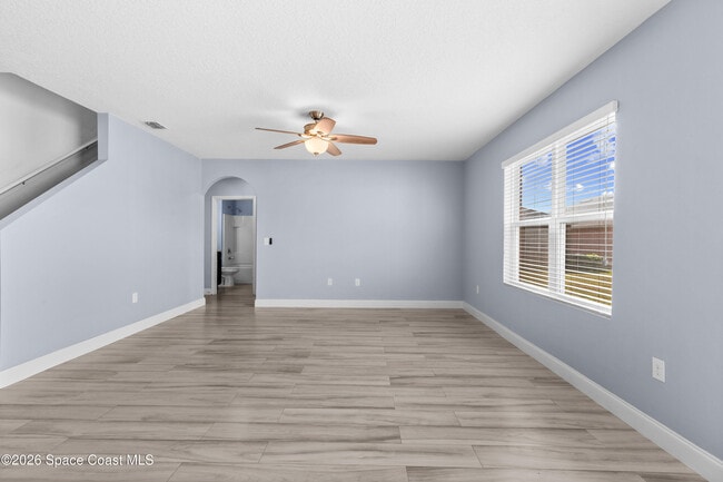 Building Photo - 402 Moray Dr