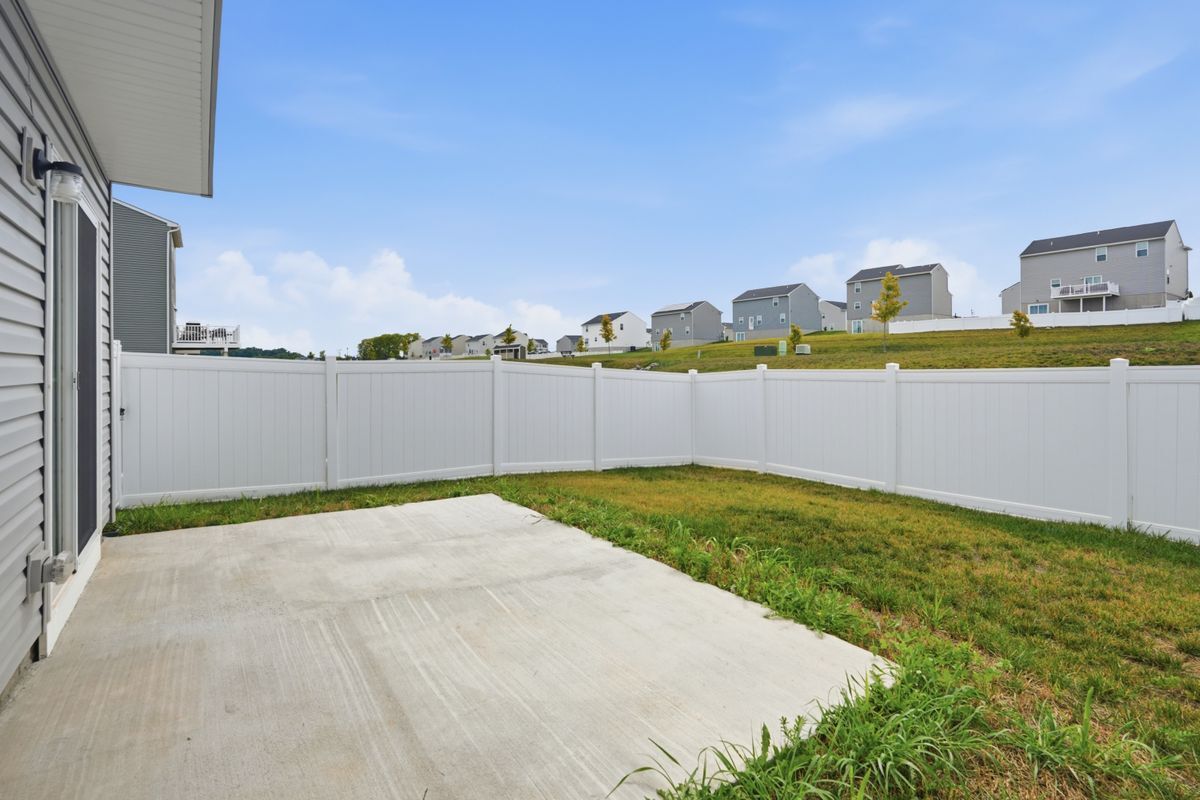 Building Photo - 64 Dripping Spring Dr