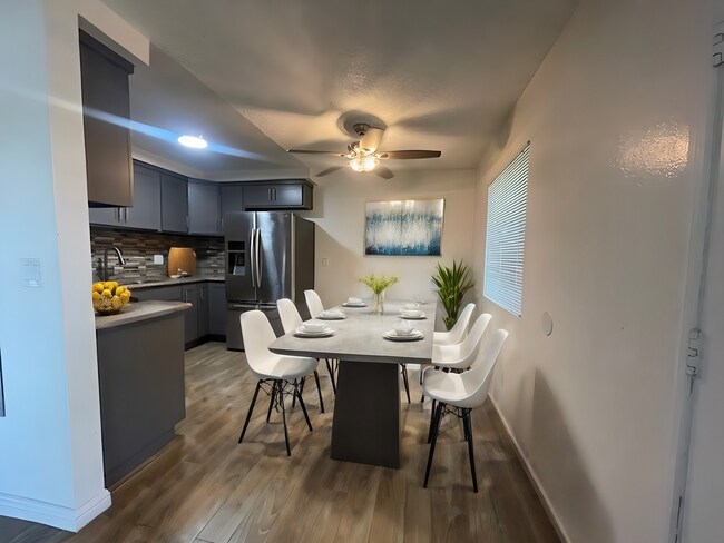 Building Photo - Charming 2-Bedroom Apartment w/parking in ...