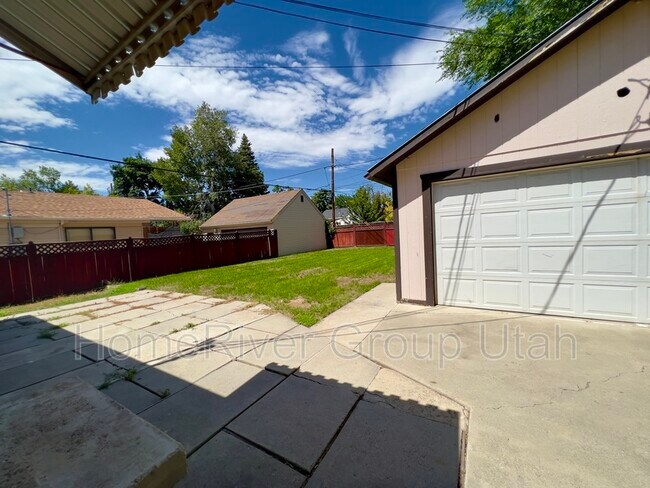 Building Photo - 2155 Westminster Ave