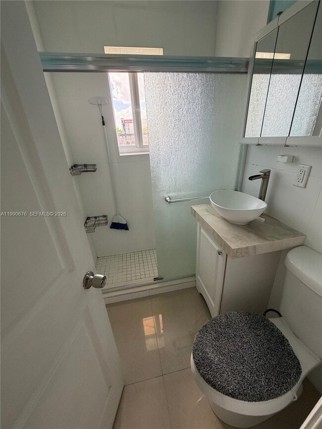 Building Photo - 12210 NE 14th Ave