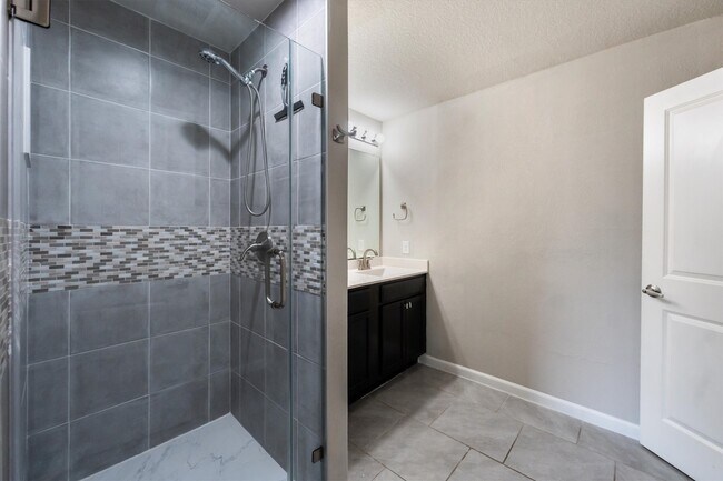 Building Photo - 3206 Sumac Dr