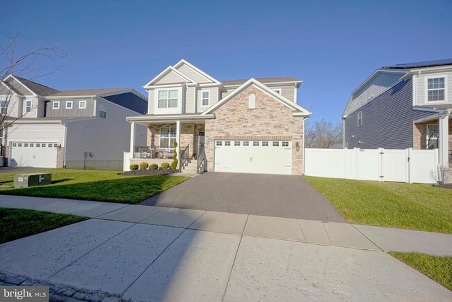 Building Photo - 65 Westmont Dr