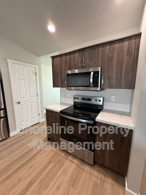 Building Photo - 1870 W Unforgettable St