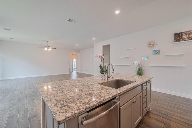 Building Photo - 6906 Montclair Colony Trl