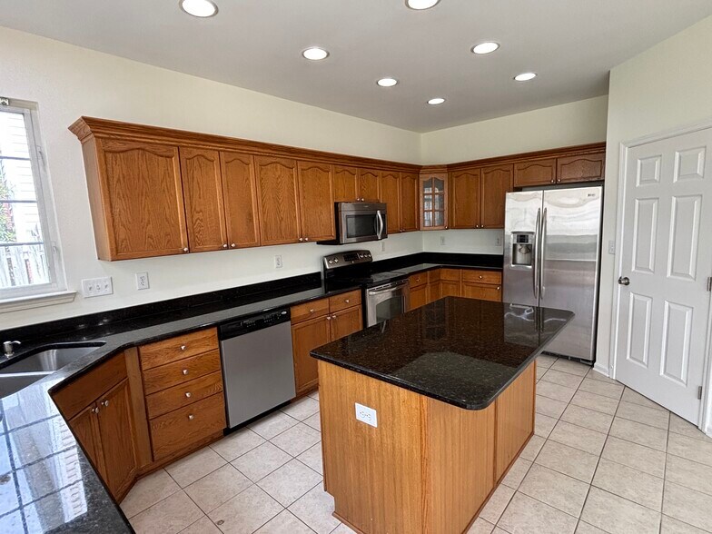 Building Photo - 15938 Wayland Dr