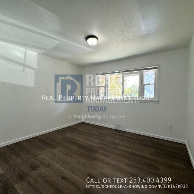 Building Photo - 2021 E 72nd St