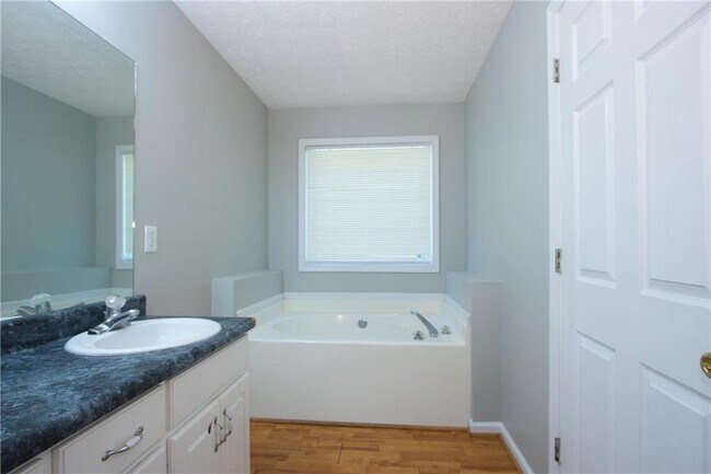 Building Photo - 350 Windermere Dr